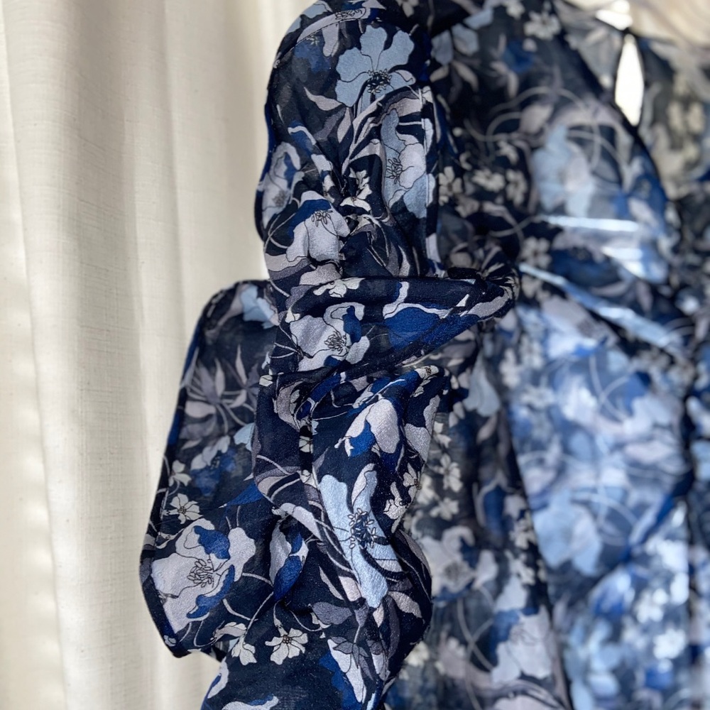 H&M Blouse - Picture 2 of 3